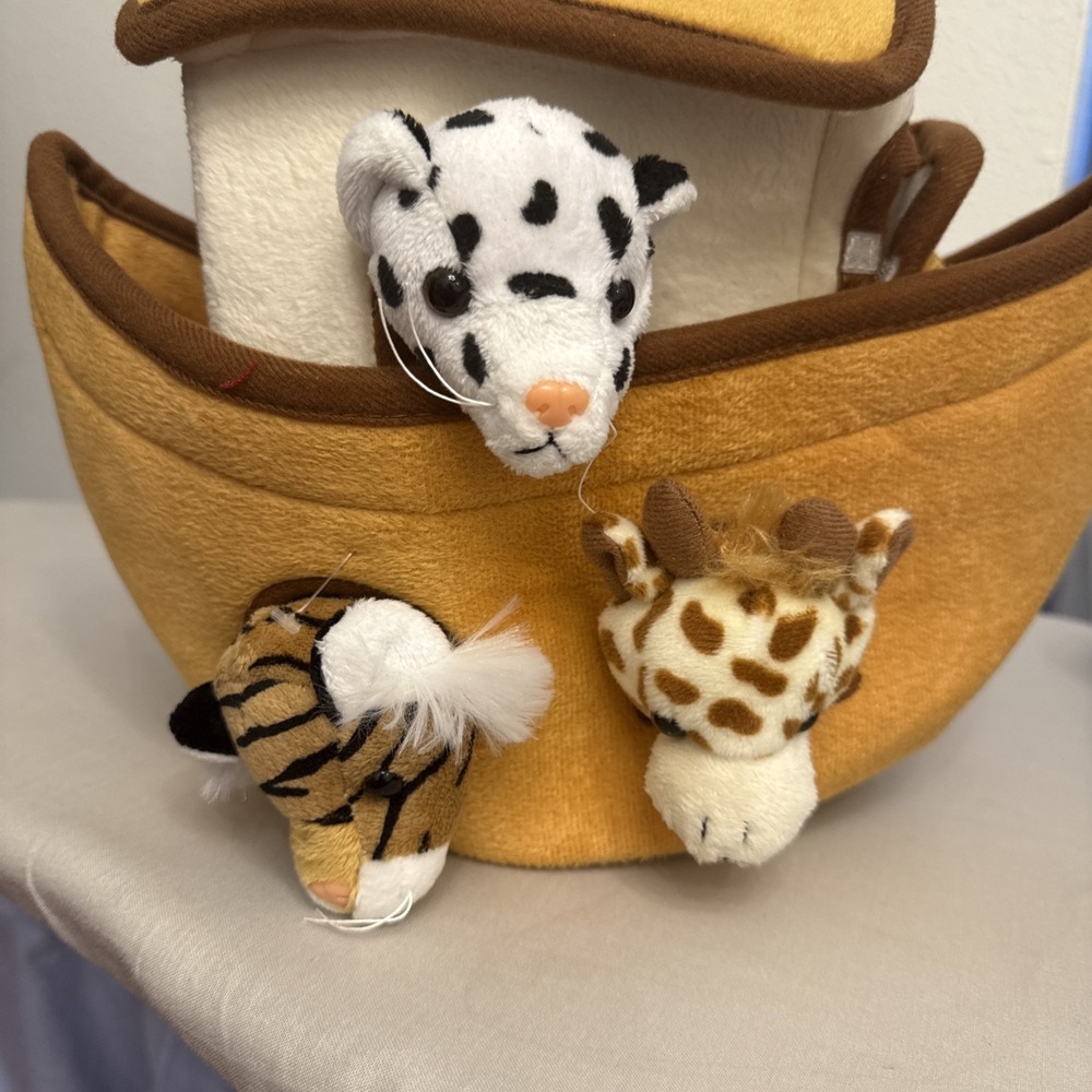Unipak Noah's Ark Plush Playset Stuffed Animals Carrying Case NWT